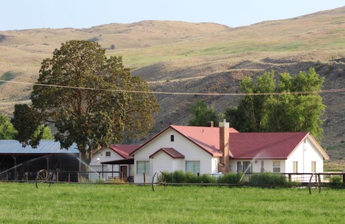 Okanogan House | Stay and play. It's not just a house!