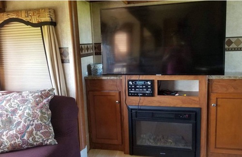 Fellowship Resort | Stay and Ride Dude Ranch 2 Bedroom Residence RV for 6. Horse riding available!