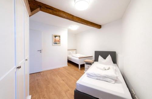 Gronau Apartment | Stay and Work Apartment - 8 single beds - central