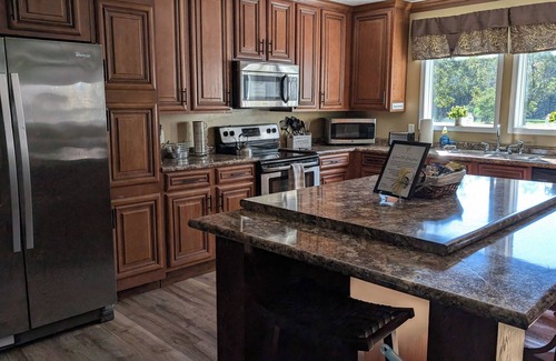 Valley Grande House | Stay at a 4-bedroom Unique Historic Landmark just outside of the city of Selma.n