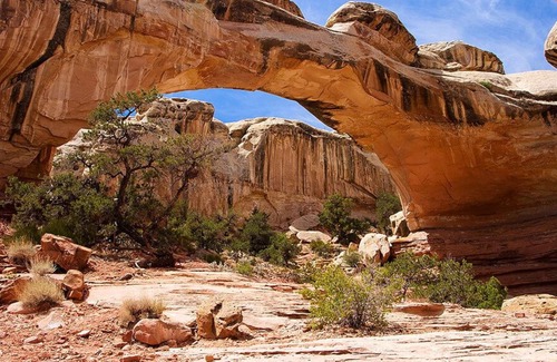 Loa House | Stay at an historic inn in Capitol Reef Country in beautiful Utah.