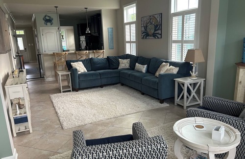 The Commons House | Stay At Award Winning Golf Resort Community just minutes from the beach