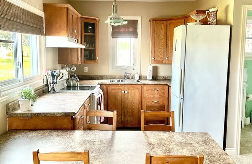 Jordan Station House | Stay at Jordan Valley Vineyards Barnhouse