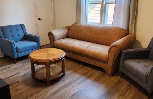 Kitchener Apartment | Stay at Lakeside (close to St Mary's Hospital)n