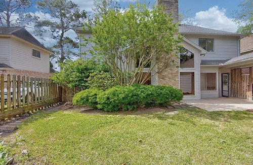 Barker House | Stay at our Charming family home!