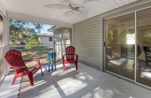 Panacea House | Stay at Panacea Palms, a charming 3/2 less than 1 mile from local boat ramp!