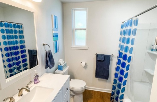 Phoenix Hill Apartment | Stay at Re-Nu: Unique Shipping Container Apartments in NuLu