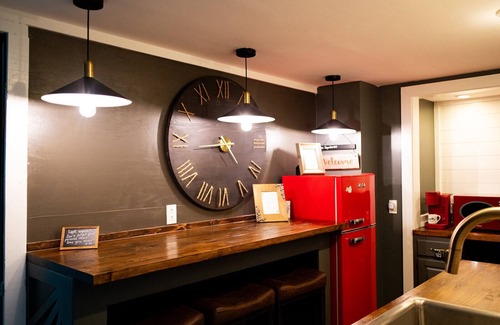 Juliette Apartment | Stay at the cozy and luxurious 1-bedroom apartment at the Juliette Mill, GA.