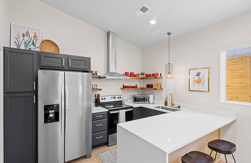 Huning Highland Historic District Apartment | Stay at the cozy Lofts at Arno! Unit A