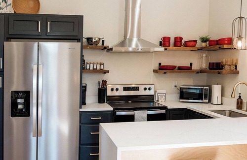 Huning Highland Historic District Apartment | Stay at the cozy Lofts at Arno! Unit A