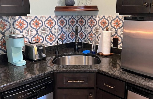 Bellevue Apartment | Stay at the Hang- a 70's Inspired Suite in Nashville!
