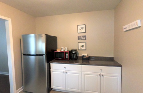 New Castle House | Stay at the Meadows - Remodeled 12 Min to DT