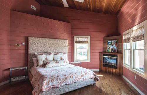 Gloucester House | Stay at The Neck