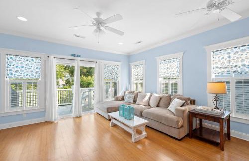 North Carolina Coast House | Stay at The Salty Gal - 4 Minute Walk to both Carolina and Kure Beaches