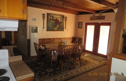 Oakhurst House | Stay at the "SILLY OL' BEAR" cabin and enjoy a day at Yosemite or Bass Lake