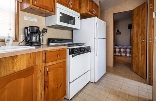Neillsville Apartment | Stay at this quaint home perfect for the traveling outdoors enthusiasts not far from Lake Arbutus.