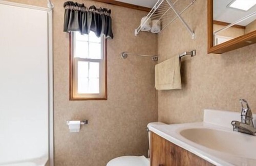 Neillsville Apartment | Stay at this quaint home perfect for the traveling outdoors enthusiasts not far from Lake Arbutus.