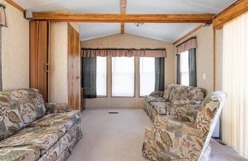 Neillsville Apartment | Stay at this quant home perfect for the traveling outdoors enthusiasts not far from Lake Arbutus.