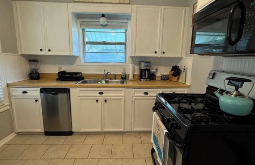 Deer Park House | Stay at Vida! Cozy home for summer getaway