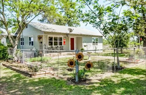 Smithville House | Stay Awhile in Smithville