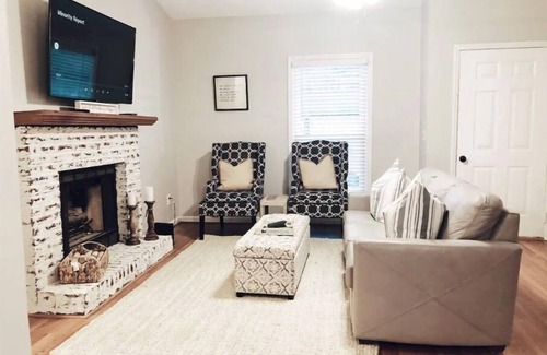 Reelfoot House | Stay Awhile - Your Nashville Retreat
