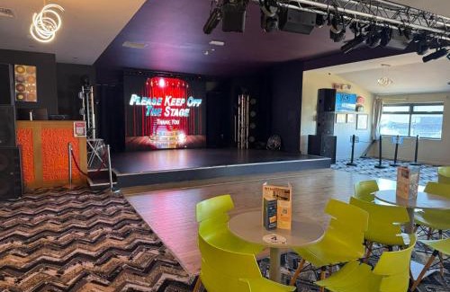 Dymchurch House | Stay By The Sea Beach Swimming Pool Arcade