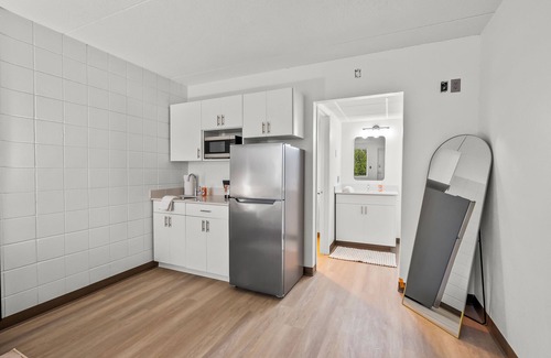 Cedar Falls Apartment | Stay Downtown, Free Gated Parking, Renovated Studio! 514