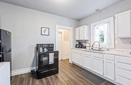 Waco Cottage | Stay Downtown Waco! Close to Magnolia, Baylor, Cameron park