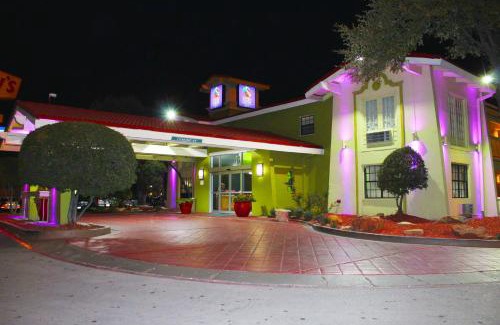 Buckner Terrace - Everglade Park Hotel | Stay Express Inn Dallas - Fair Park / Downtown