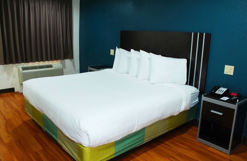Buckner Terrace - Everglade Park Hotel | Stay Express Inn Dallas - Fair Park/Downtown
