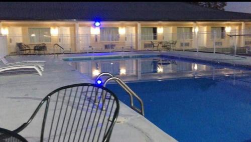 Demopolis Hotel | Stay Express Inn & Suites Demopolis