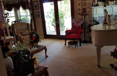 Temecula House | Stay for a month in our beautiful villa.