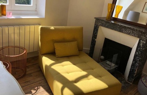 Saint-Jean-aux-Bois Apartment | Stay in a chateau! 4 bedroom apartment with private pool near Paris!