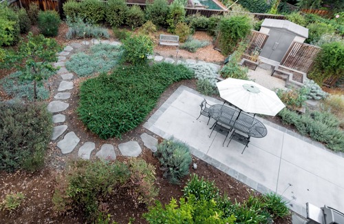 San Jose House | Stay in a historic Victorian built in 1906; walk to downtown San Jose