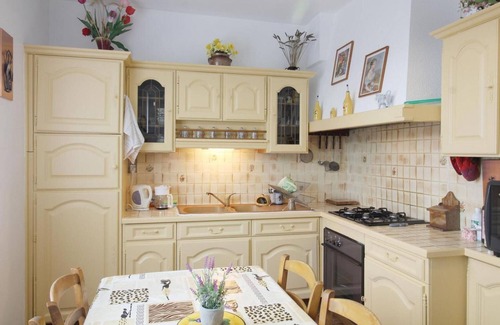 Gerde House | Stay in an idyllic setting with mountain views in Gerde