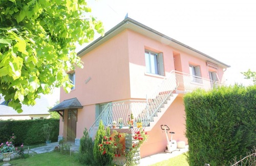 Gerde House | Stay in an idyllic setting with mountain views in Gerde
