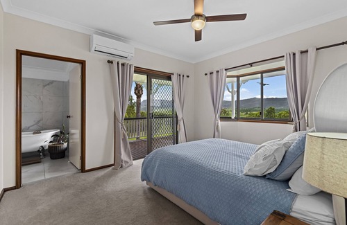 Moorang Other | Stay in Argyle Homestead - Country Escape - Pool + Fireplace + Gym