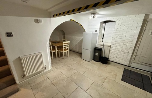 Shrewsbury House | Stay in History: 13th-Century Gem in Shrewsbury's Heart!