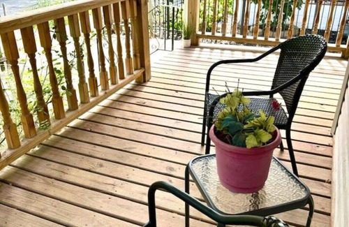 Detroit - Shoreway House | Stay in Ohio City: Walk to Market & Food (4BD/2BA)