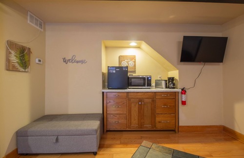 Ohiopyle Apartment | Stay In Ohiopyle & Relax in Town Near The GAP Trail, Hot Tub
