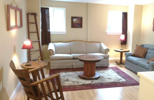 Lansing House | Stay in our Barn! Quiet country setting but still minutes from lansing