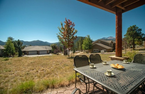 Stanley Hills Condo | Stay in our Feng Shui retreat that you will never want to leave!