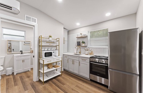 Murray Hill Apartment | Stay in our fully renovated Guesthouse located in the trendy Murray Hill district of Jacksonville