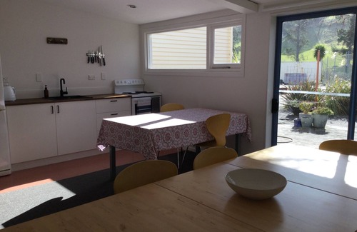 Dunedin House | Stay in School by the Sea
