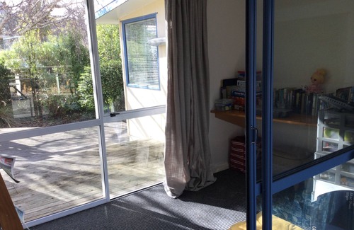 Dunedin House | Stay in School by the Sea