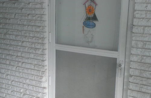Cape Girardeau Apartment | Stay in the "Gone Girl" neighborhood