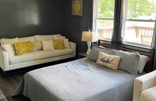 Danville House | Stay in the heart of Danville 2