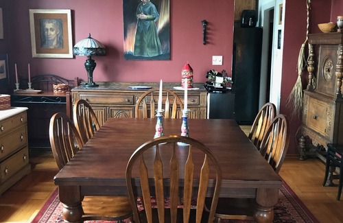 North Bergen Apartment | Stay in the home of a Broadway Star! Minutes from NYC
