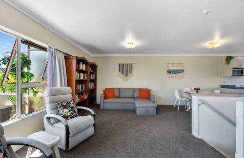 Taupo Apartment | Stay in town with Wi-Fi