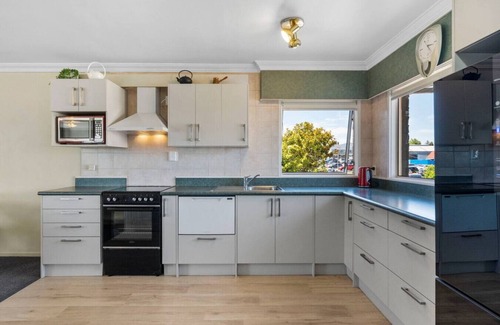 Taupo Apartment | Stay in town with Wi-Fi